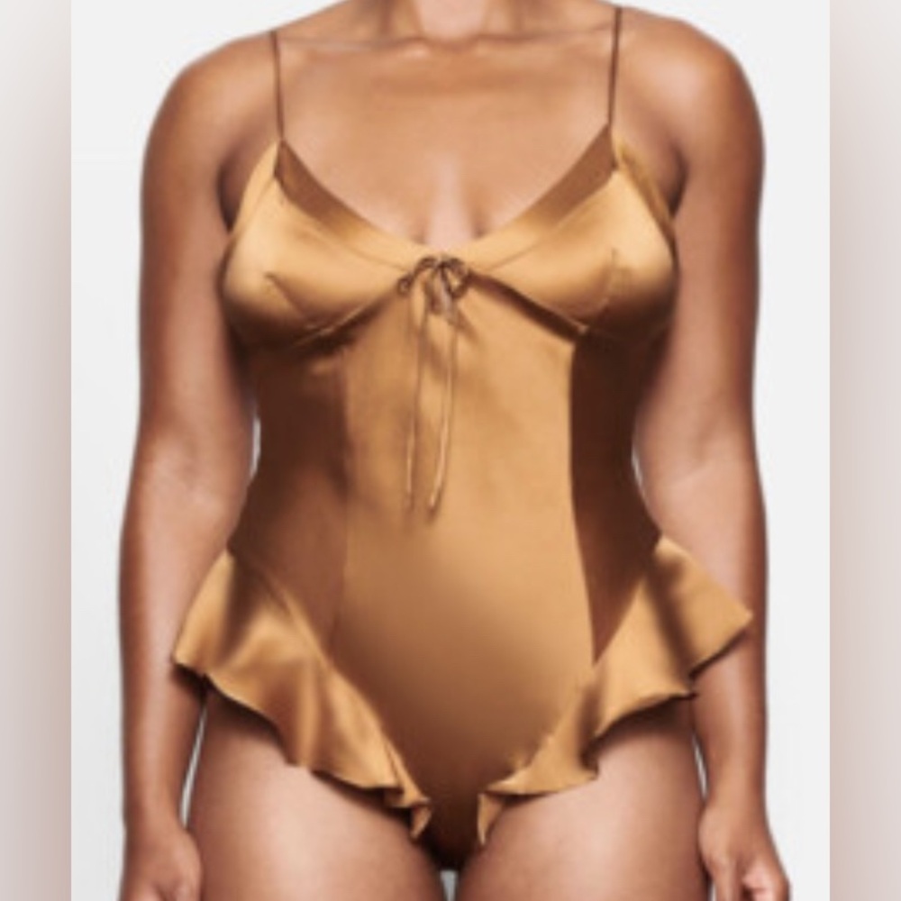 SKIMS NWT Elegant Satin Teddy Bronze Size XS
